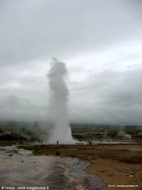 Geyser Strokkur in azione