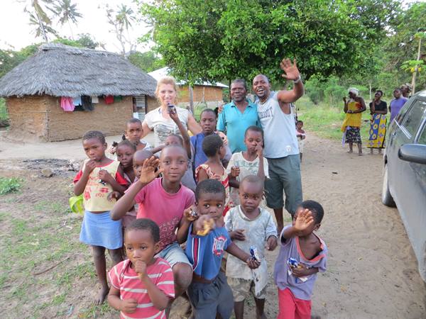 VISITA AI VERI VILLAGGI AFRICANI - LA GENTE DI THOMAS