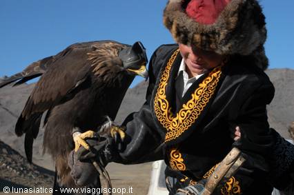 MONGOLIA: IL VOLO DELL'AQUILA