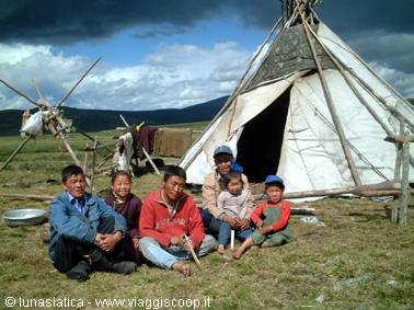MONGOLIA: ALLA RICERCA DEGLI UOMINI RENNA