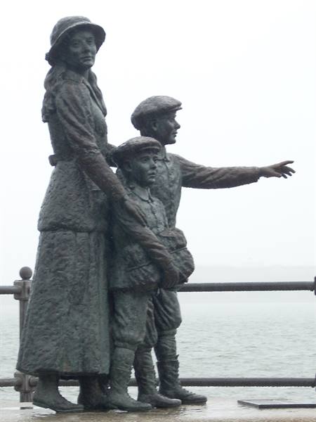 Cobh statua agli emigranti