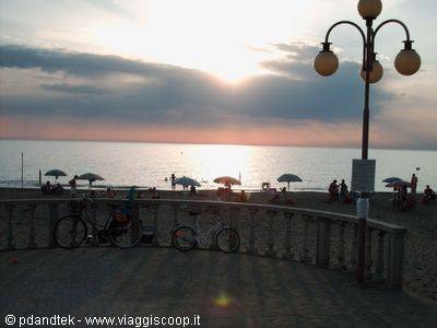 Tramonto da spiaggia libera 