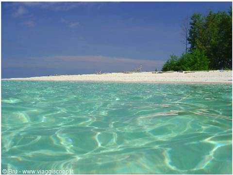 spiaggia isola deserta vicina