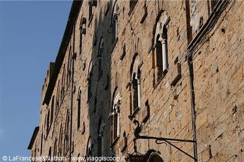 Piazza dei Priori a Volterra
