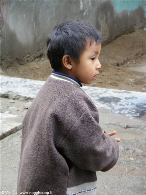 bambino peruviano
