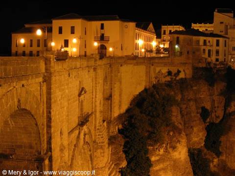 Ronda by night