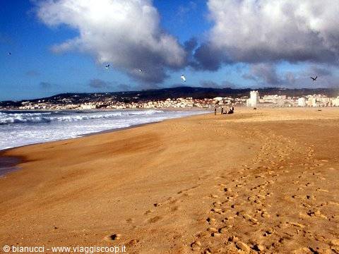 FIGUEIRA DA FOZ, PARADISO DEI SURFISTI, NON WINDSURFISTI, PROPRIO...SURFISTI!