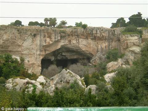 *** SICILIA *** SIRACUSA, CULLA DI CIVILTA'