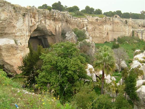 Le latomie, all'interno del Teatro greco