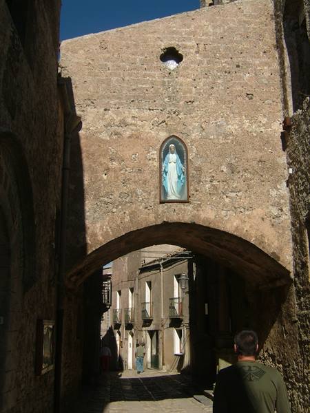 Per le strade di Erice