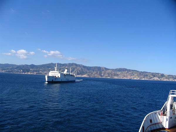 La Sicilia dal traghetto