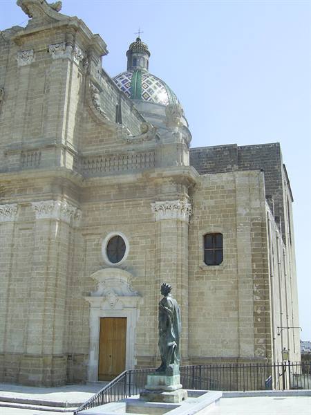 chiesa di oria, con annessa sede della confraternita della morte e relative mummie...