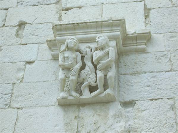 adamo ed eva, particolare castello di Trani