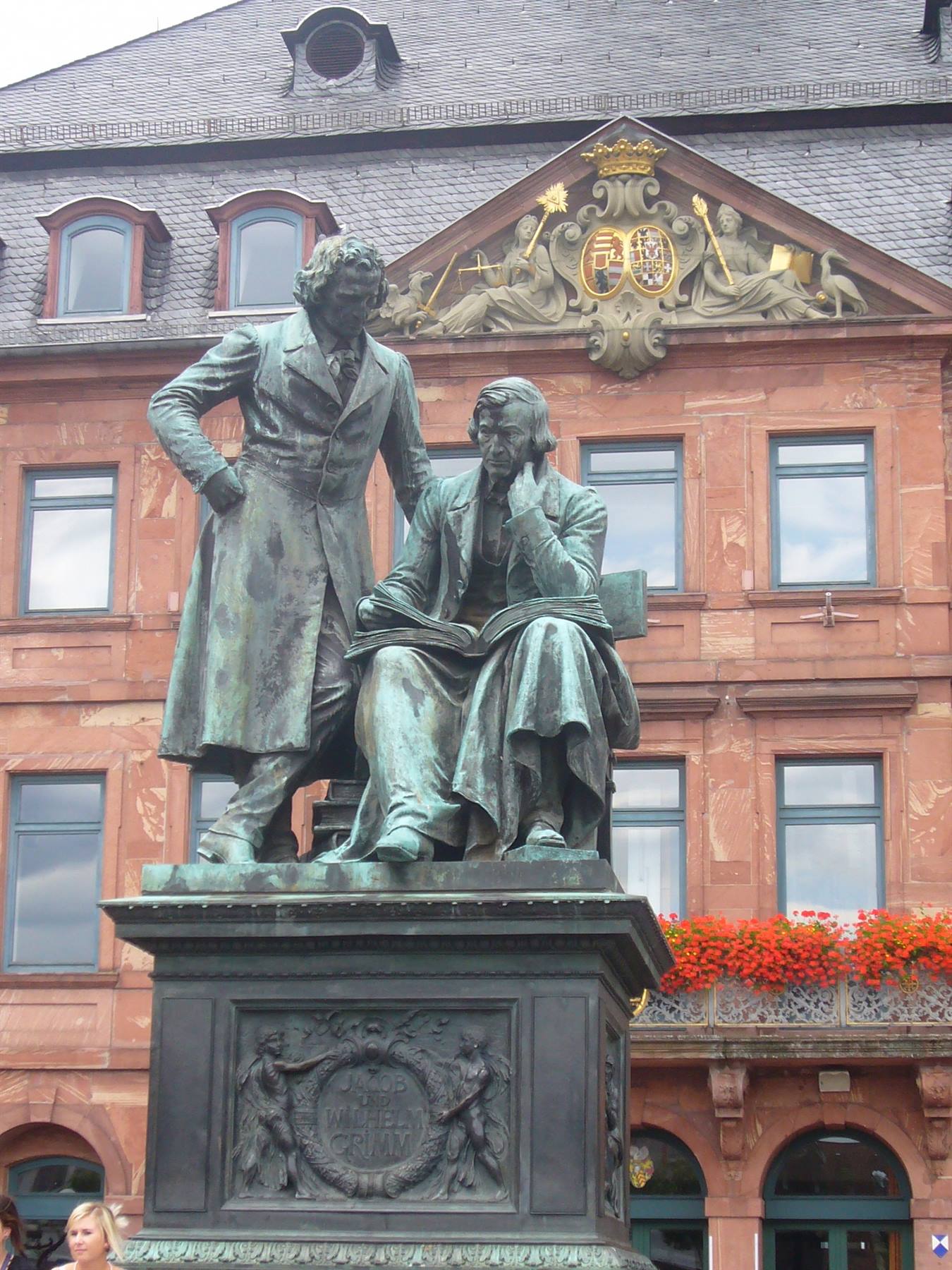 HANAU STATUA DEI FRATELLI GRIMM