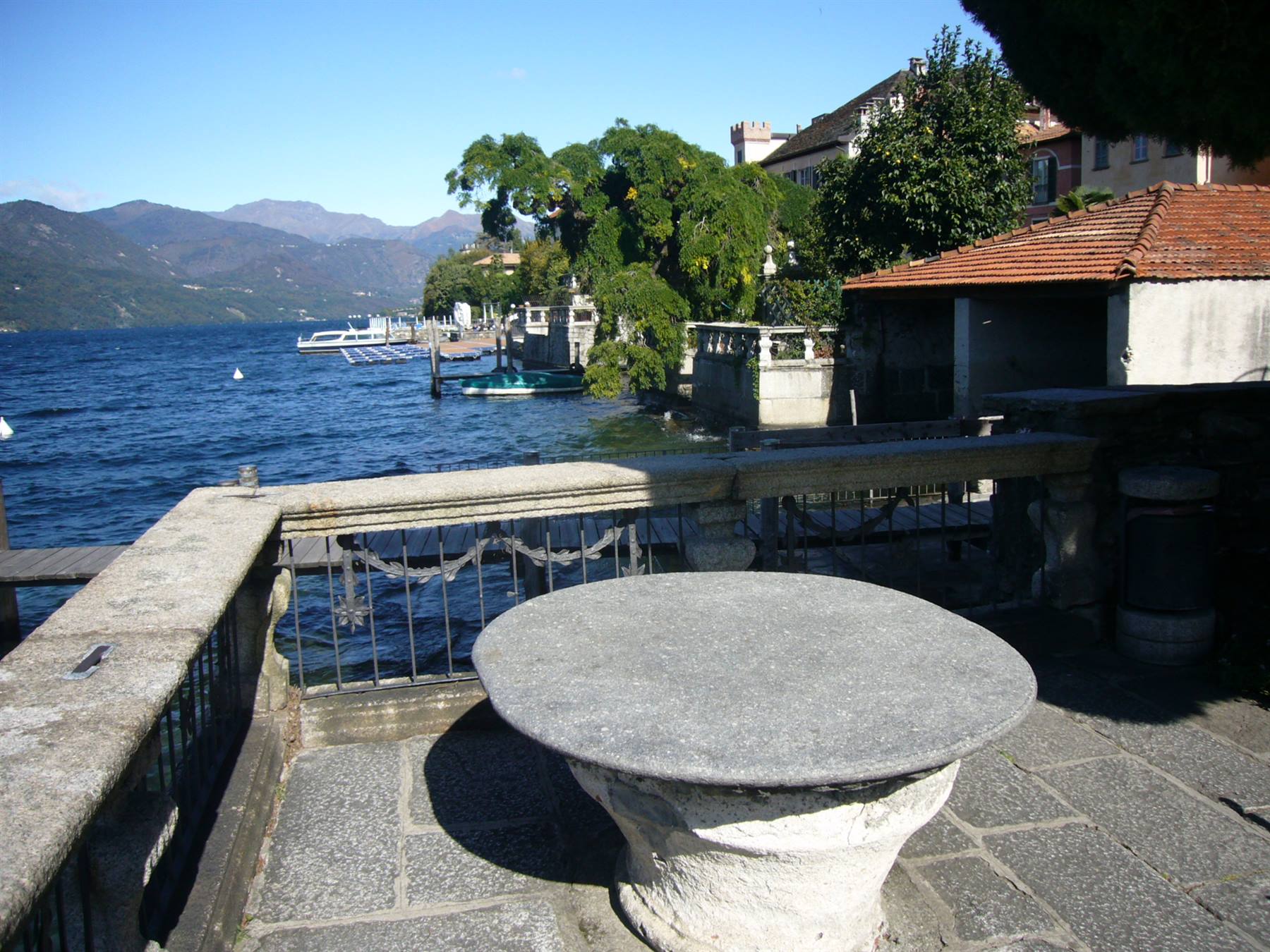 ORTA - SUL LAGO