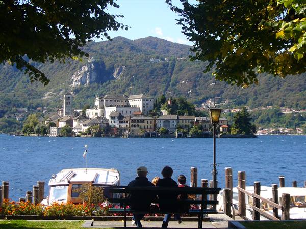 ORTA SGUARDO VERSO L'ISOLA DI SAN GIULIO