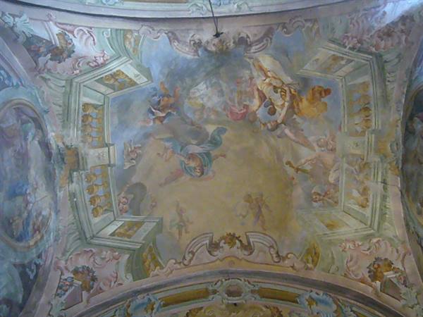 ORTA - INTERNO DELLA CHIESA