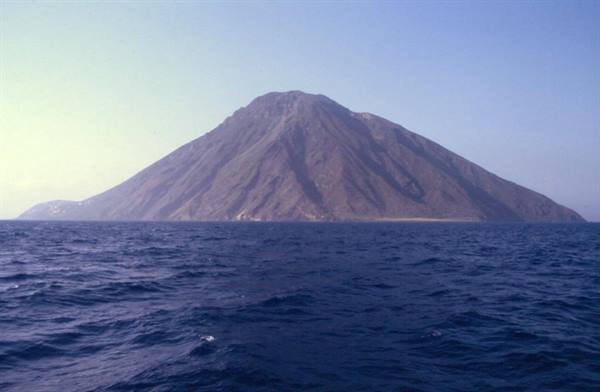 VERSO STROMBOLI
