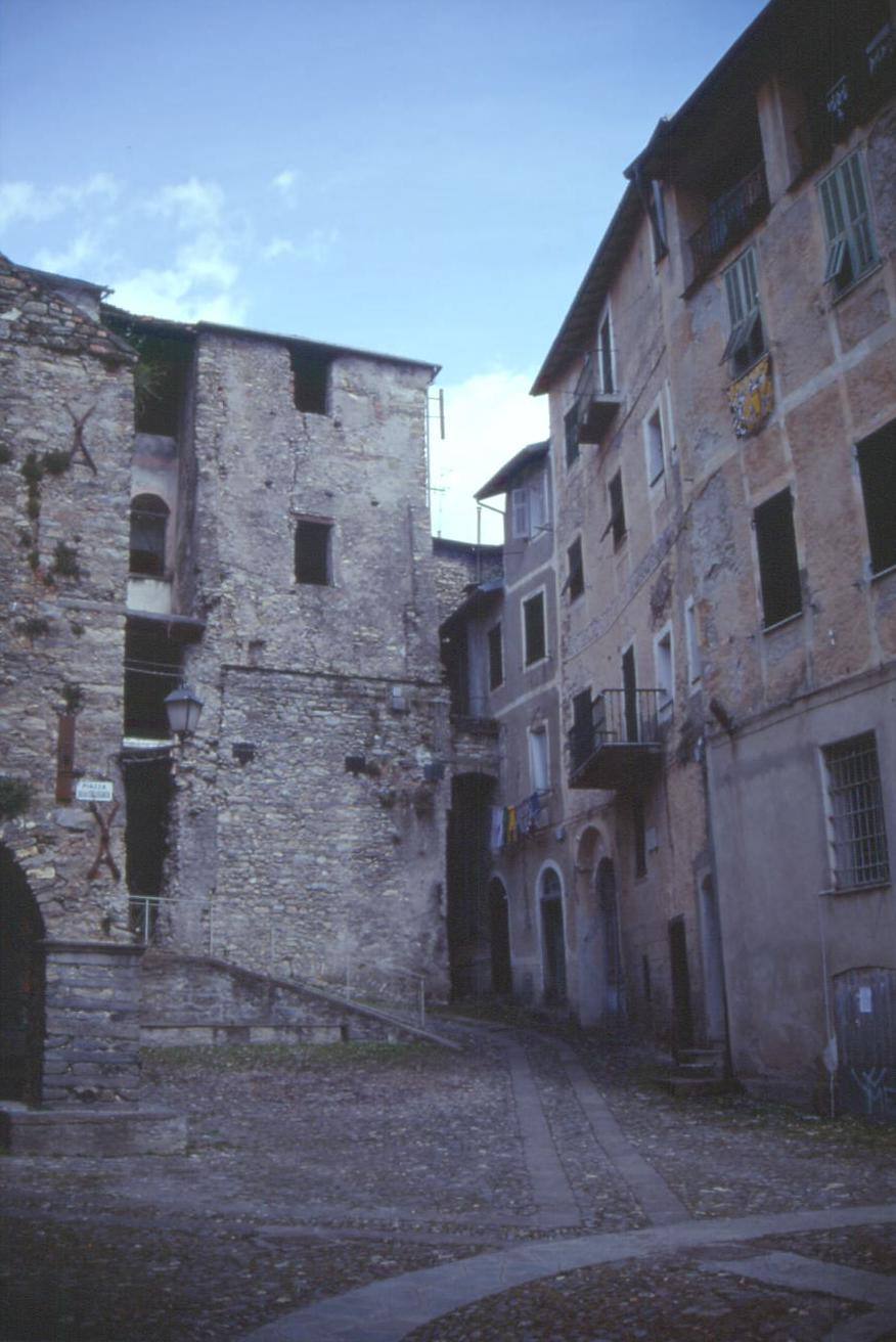 TRIORA