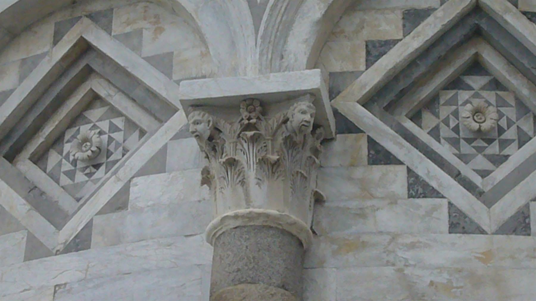 PISA PARTICOLARE DEL DUOMO