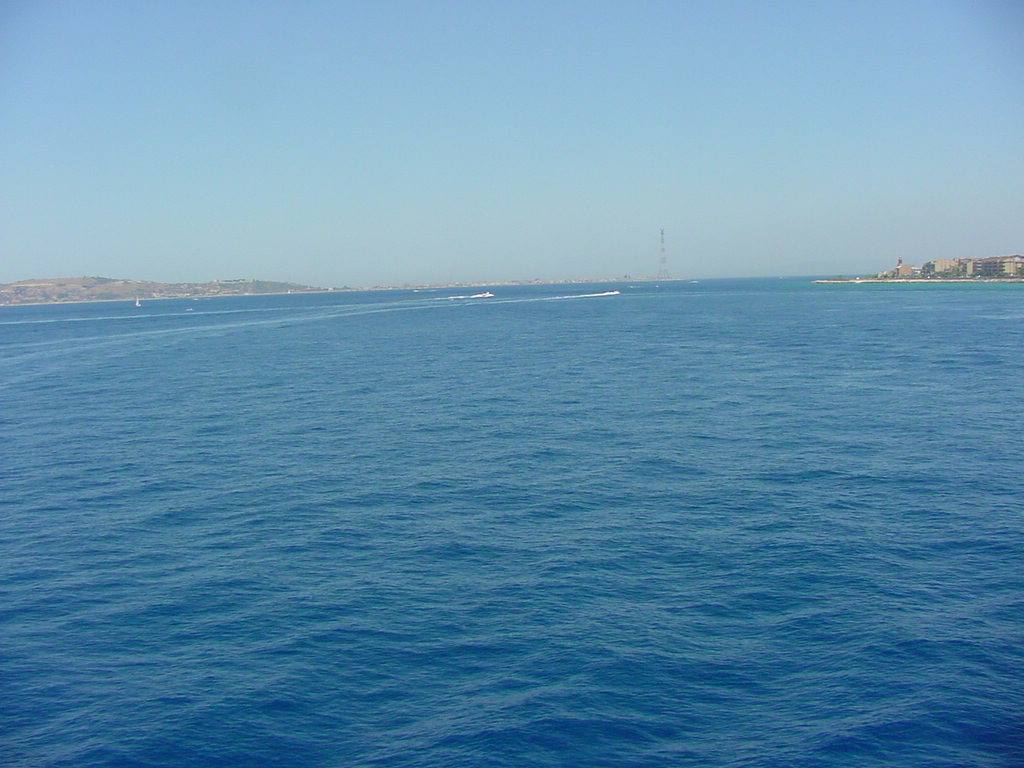 LO STRETTO DI MESSINA
