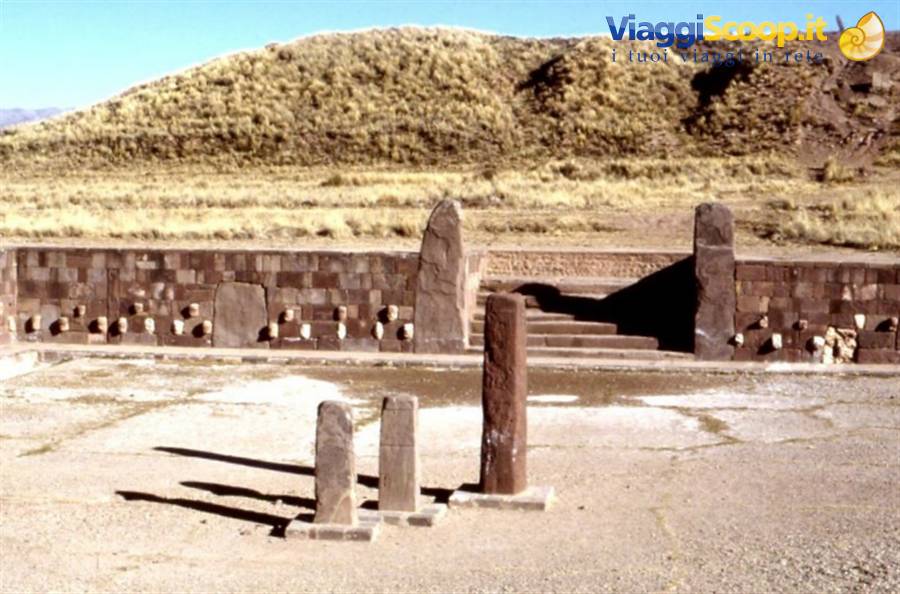 TIAHUANACO TEMPIO SEMISOMMERSO