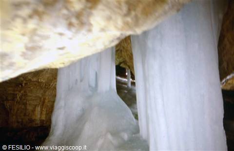 GROTTA DI GHIACCIO DI DEMANOVSKA