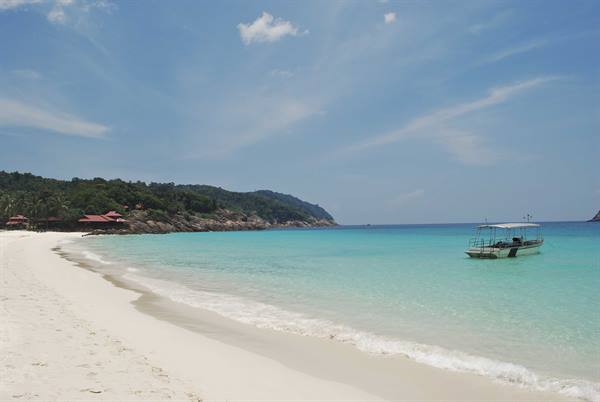 La spiaggia davanti al Resort