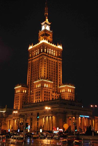 Palazzo della Cultura di notte