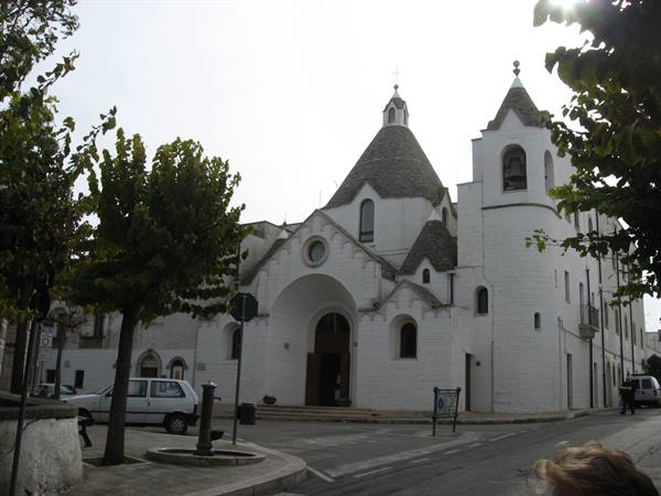 Alberobello : Chiesa a Trullo