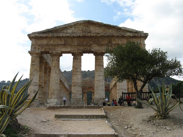 Segesta : il tempio solitario