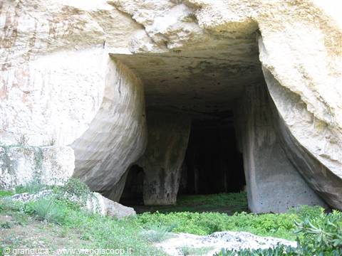 Siracusa : le Latomie e la grotta dei Cordari