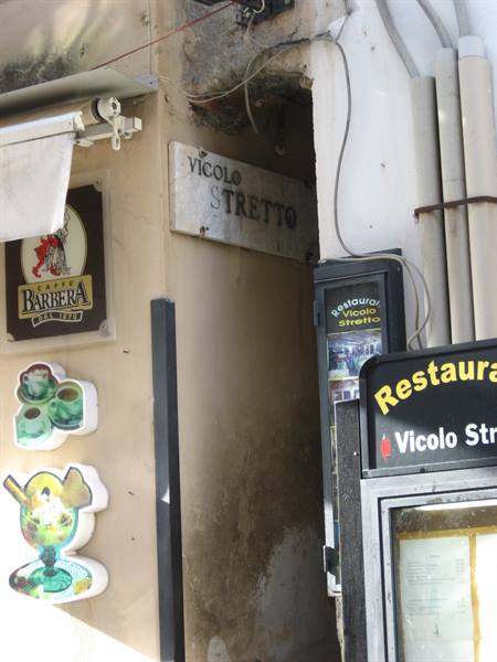 Taormina:il vicolo Stretto