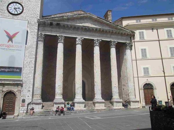 Assisi Tempio di Minerva