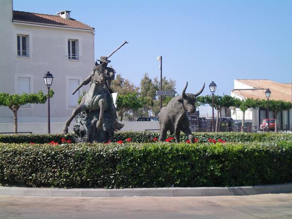 monumento di S.Marie de la Mer