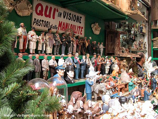 Napoli - Via San Gregorio Armeno