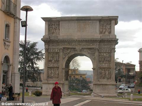 Benevento - Arco di Traiano