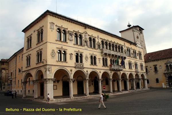 Belluno - Piazza del Duomo - La Prefettura