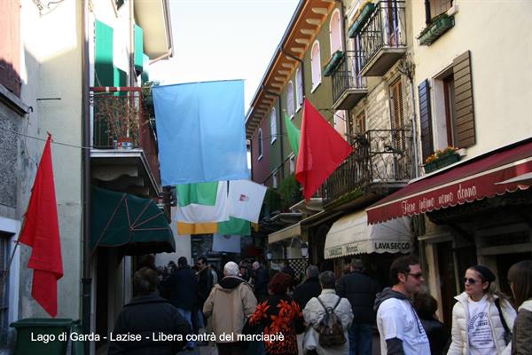 Lago di Garda - Lazise - Libera contrà del marciapiè