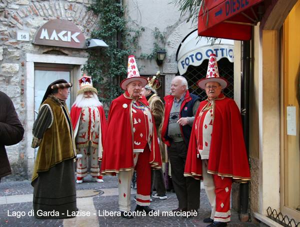 Lago di Garda - Lazise - Libera contrà del marciapiè