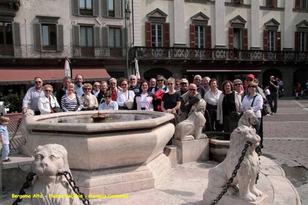 Bergamo alta - Piazza vecchia - fontana Contarini