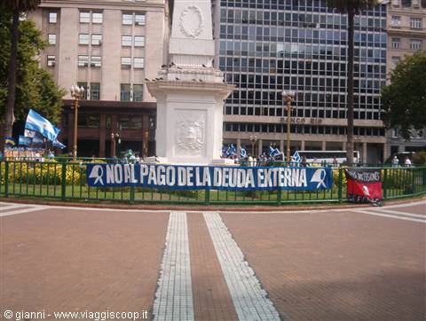 "No al pagamento del debito estero"