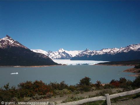Ghiacciaio Perito Moreno in avvicinamento.