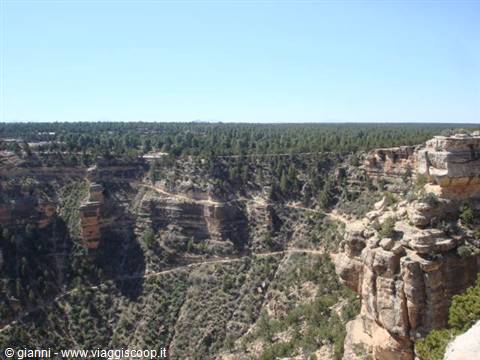 Il "trail" che porta al Rio Colorado.