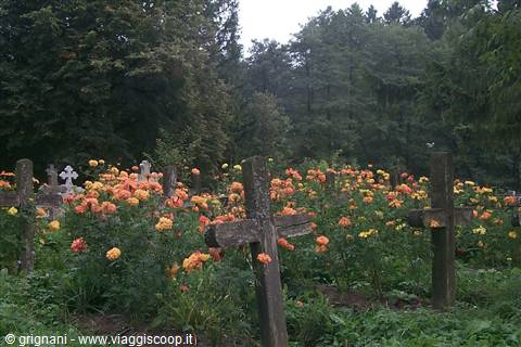 DRAGOMIRNA - il cimitero