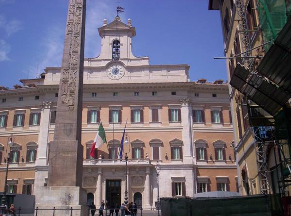 Montecitorio...Sono tutti qui dentro........