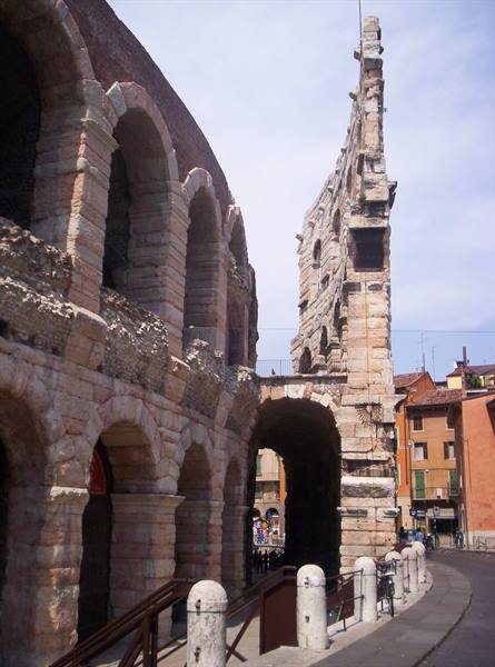 L'Arena