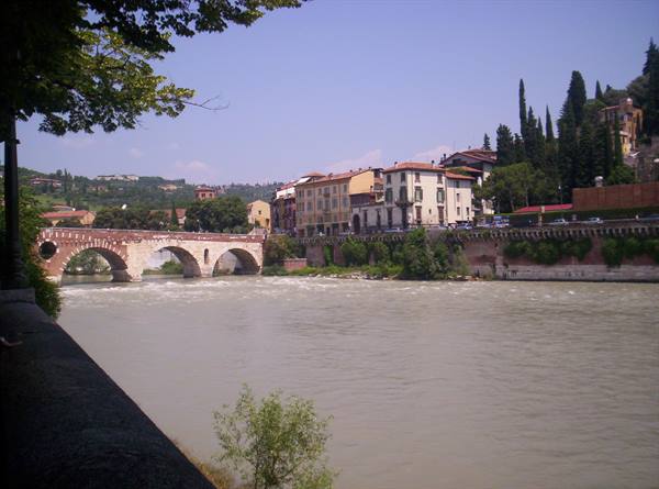 Ponte Pietra e l'Adige