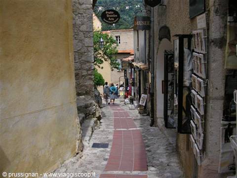passeggiando a Eze