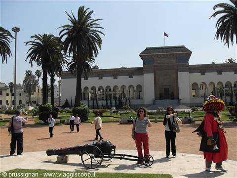 la piazza Mohammed V e il venditore d'acqua